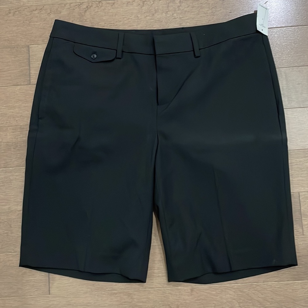 Women’s black Bermuda dress shorts from gap. New with tags. Size 6